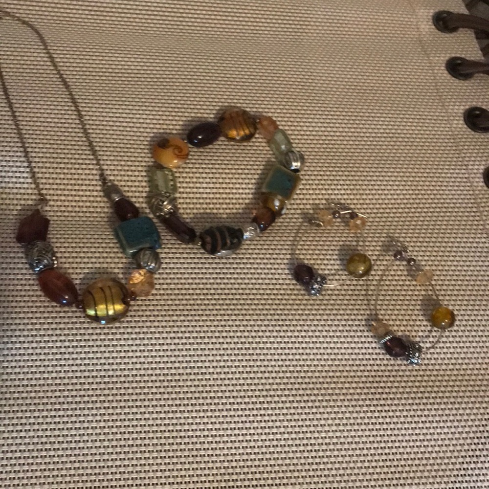 Nice necklace, earrings and bracelet set.